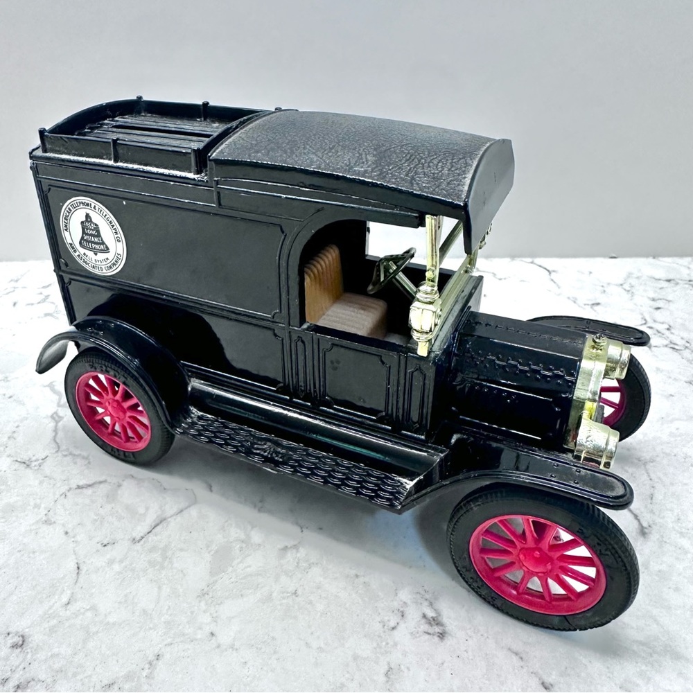 Ertl Diecast Vintage 1913 Ford Model T Van AT&T Telephone Bell System Coin Bank